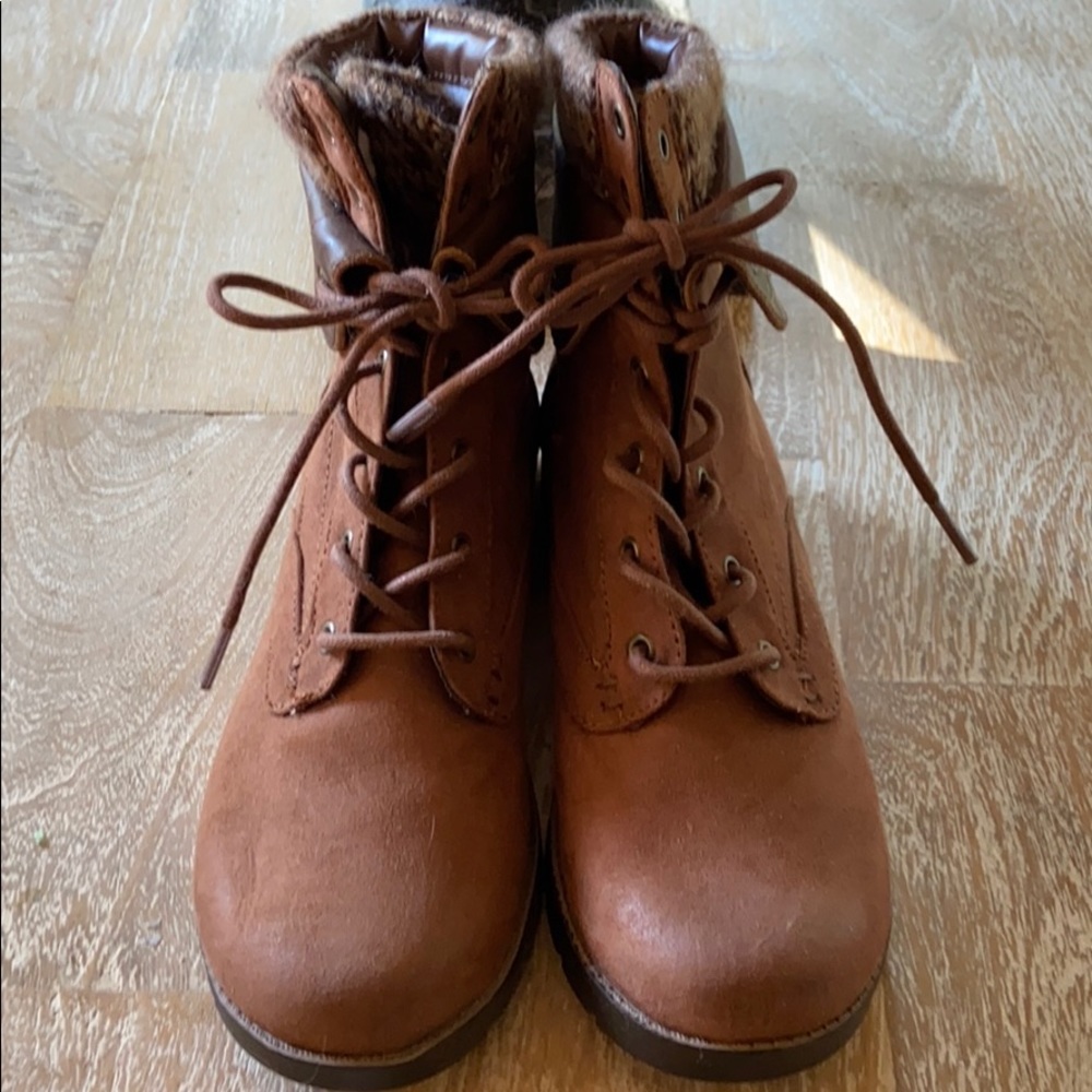 Boots - Picture 3 of 8
